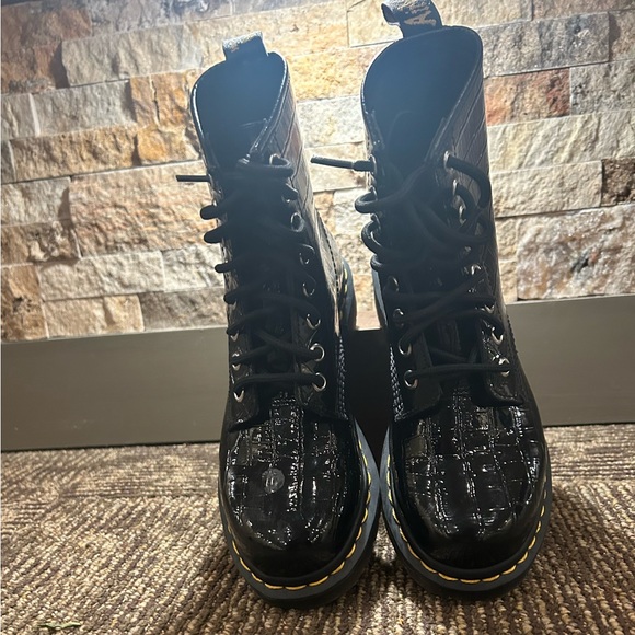 Dr Martens black patent crocodile boots - Picture 5 of 8